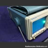 TEKTRONIX 2432A da rev. Digital Oscilloscope  TEKTRONIX 2432A da revisionare  2 canali, 250Mhz Strumenti