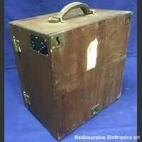 CAPT. O.M. Watts Lpd Ricevitore Radio Yacht  Herry DGES CAPT. O.M. Watts Lpd  Raro ricevitore degli anni 40 montato su yacht  Riceve in onde lunghe e onde medie. Apparati radio