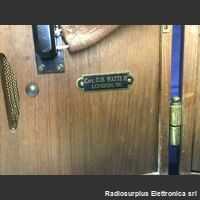 CAPT. O.M. Watts Lpd Ricevitore Radio Yacht  Herry DGES CAPT. O.M. Watts Lpd  Raro ricevitore degli anni 40 montato su yacht  Riceve in onde lunghe e onde medie. Apparati radio