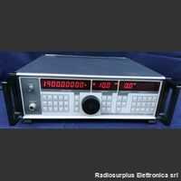 SSG 2000N Synthesized Signal Generator  FARNELL SSG 2000N  Generatore di segnali sintetizzato in AM/FM   Frequenza 10 Hz a 2 Ghz Risoluzione 10 Hz Strumenti