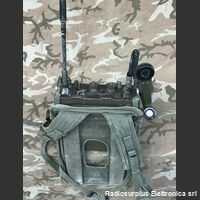 PRC-25 PRC-25 La radio del Vietnam Ricetrasmettitore in sintonia continua da 30 - 75 Mhz Apparati radio