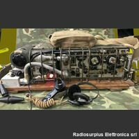 19 Mk III -R.C.A. Wireless Sets [Canadian] No.19 Mk III -R.C.A.-  Stazione radio completa di accessori, con base di sostegno e griglia di protezione Apparati radio