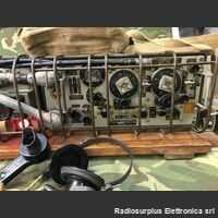 19 Mk III -R.C.A. Wireless Sets [Canadian] No.19 Mk III -R.C.A.-  Stazione radio completa di accessori, con base di sostegno e griglia di protezione Apparati radio