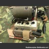 19 Mk III -R.C.A. Wireless Sets [Canadian] No.19 Mk III -R.C.A.-  Stazione radio completa di accessori, con base di sostegno e griglia di protezione Apparati radio