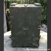 T-30A/TRC-8 T-30A/TRC-8  Trasmettitore campale per collegamenti punto -punto in UHF  da 230 a 250 Mhz in FM Apparati radio