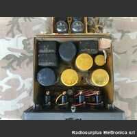 PP-112/GR Alimentatore PP-112/GR Alimentatore veicolare per set radio AN/GRC-7.8.9.. Ingresso a 24 Vcc. Accessori per apparati radio Militari