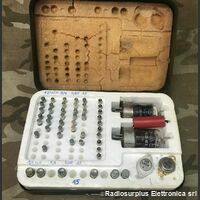 LV80/GRC-9 Cassetta valvole ricambio  LV80/GRC-9  Contiene valvole finali di ricambio 2x QE05/40H  transistor 2x 2N1146 Accessori per apparati radio Militari