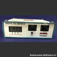 VICTOREEN mod. 07-473 Digital KVp Meter II VICTOREEN mod. 07-473 Voltmetro per strumentazione diagnostica mammografica Strumenti