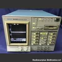 DSA 602A Digitizing Signal Analyzer  TEKTRONIX DSA 602A  Analizzatore di segnali digitalizzato fino a 1 Ghz Strumenti