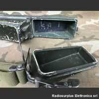 RV-2 RV-2  Ricetrasmettitore portatile in VHF da 45 a 56,95 Mhz.  Funziona in FM, 6 canali quarzati.(non forniti)  Alimentazione con batteria interna da 14 volt (non fornita) Apparati radio