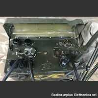  Ricetrasmettitore  BC-1000-B  Versione Signal Corps  Ricetrasmettitore in sintonia continua da 40 a 48 Mhz in FM. Apparati radio