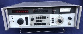 RACAL-DANA 9084 Synthesized Signal Generator  RACAL-DANA 9084 Strumenti