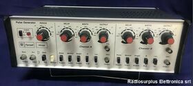 PG102 Pulse Generator  FARNELL PG102  Generatore di impulsi a due canali Strumenti