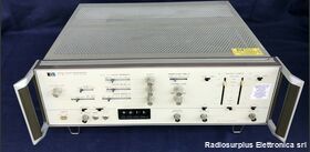 HP 8015A HP 8015A Generatore di impulsi a doppia uscita da 50 MHz Strumenti