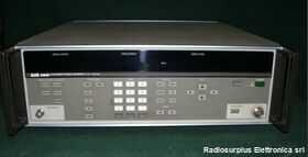 FLUKE 6060B Synthesized RF Signal Generator FLUKE 6060B Strumenti FLUKE 6060B Synthesized RF Signal Generator FLUKE 6060B Strumenti