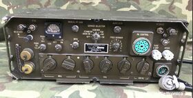 RT-834/GRC-106A Receiver - Transmitter Radio  RT-834/GRC-106A  Ricetrasmettitore in banda HF da 2 a 29,999 Mhz Apparati radio
