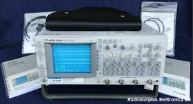 FLUKE PM 3082 Oscilloscope  FLUKE PM 3082  Oscilloscopio analogico 4 canali 100 Mhz Strumenti