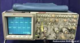 TEK 2232 TEKTRONIX 2232  Oscilloscopio analogico/digitale  due canali 100 Mhz Strumenti
