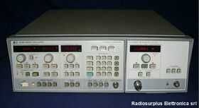 HP 8350CB  RF Plug-in HP 83590A Sweep Oscillator  HP 8350CB + RF Plug-in HP 83590A Strumenti