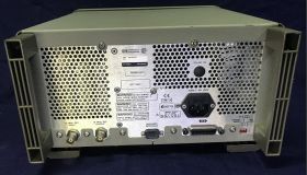 HP 8648A HP 8648A  Generatore di segnali AM-FM-PM Strumenti
