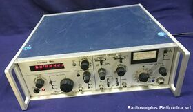RACAL 9082H RACAL - DANA 9082H  Generatore di segnale sintetizzato in AM e FM da 1,5 a 520 Mhz Strumenti