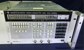 ROHDE & SCHWARZ SMK Signal Generator  ROHDE & SCHWARZ SMK  Generatore di segnali sintetizzato in AM e FM Strumenti