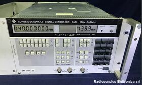 ROHDE & SCHWARZ SMK Signal Generator  ROHDE & SCHWARZ SMK  Generatore di segnali sintetizzato in AM e FM Strumenti