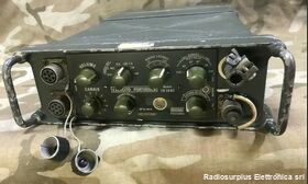TR28B2 RACAL TR28B2  Ricetrasmettitore spalleggiabile in HF  Riceve e trasmette su 12 canali quarzati in AM-CW-LSB-USB Apparati radio