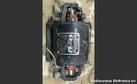  Rotary Transformer DELCO  Alimentato a 12 volt 9A o 24 Volt 4,5 A  Uscite 265 Volt 0.120 A e 540 Volt 0.026 A Accessori per apparati radio Militari