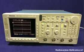  TEKTRONIX TDS 754C Color Four Channell Digitizing Oscilloscope  TEKTRONIX TDS 754C Strumenti