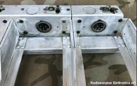 FT-220-A FT-220-A  Rack di montaggio per ospitare contemporaneamente  tre ricevitori radio aeronautici della serie ARC-5. Accessori per apparati radio Militari