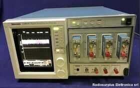 TEKTRONIX 11801B Digital Sampling Oscilloscope  TEKTRONIX 11801B Strumenti