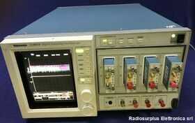 TEKTRONIX 11801B Digital Sampling Oscilloscope  TEKTRONIX 11801B Strumenti
