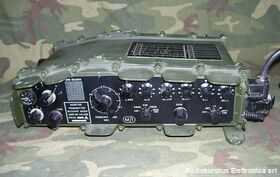 UK-RT320 Ricetrasmettitore Manpack in HF UK/RT-320 Apparati radio militari