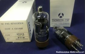 5933S/P17W  Coppia Valvole  5933S/P17W CSF  Tetrodo a fascio, ideale per sistemi audio di alta qualità Componenti elettronici