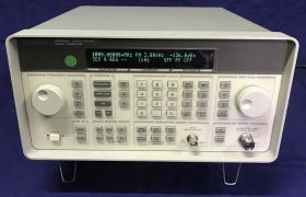 HP 8648A HP 8648A  Generatore di segnali AM-FM-PM Strumenti