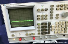 HP 3585A HP 3585A      Analizzatore di spettro ad alte prestazione  Range di frequenza da 20 Hz a 40 Mhz risoluzione 0,1 Hz Strumenti