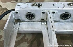 FT-220-A FT-220-A  Rack di montaggio per ospitare contemporaneamente  tre ricevitori radio aeronautici della serie ARC-5. Accessori per apparati radio Militari