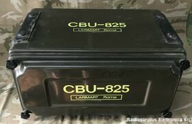 CBU-825 Larimart CBU-825  Alimentatore per la ricarica e il controllo dello stato di accumulatori Accessori per apparati radio Militari