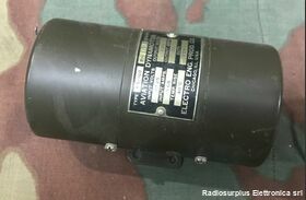 ES-160 Aviation Dynamotor      Type ES-160  Inverter aeronautico 400 Hz  Ingresso 22-25 Volt 1,69 A  Uscita 300 Volt,  0,05A Apparati radio militari