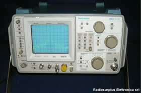 TEKTRONIX 492 Spectrum Analyzer  TEKTRONIX 492 Strumenti