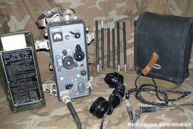 R-105 Ricetrasmettitore R-105 Apparati radio militari