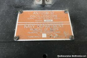 AN/USM-32 Oscilloscope Navy Department  AN/USM-32  Alimentazione 115 volt 50-400 hz Accessori per apparati radio Militari