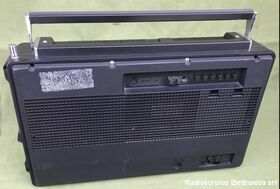  GRUNDING SATELLIT 3400   Ricevitore portatile professionale multibanda  FM/LW/MW/SW in 10 bande da 1,6 a 30 Mhz Apparati radio