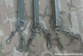 GP-103/7C GP-103/7C  Kit tre pezzi picchetti in acciaio  Lunghezza picchetto cm 40 Accessori per apparati radio Militari