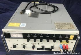 FLUKE 332D/AB FLUKE 332D/AB  Generatore e calibratore di tensioni continue da 0 - 1111 Volt Strumenti