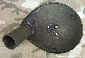 Base per antenna a stilo Base per antenna a stilo Base per montaggio stili su palo (d.32) con presa UHF -PL259 Accessori per apparati radio Militari