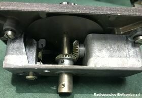 ManGrad Manopola Graduata  Staffa con manopola multigiri graduata e freno di blocco Connettori