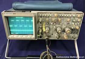 TEK 2232 TEKTRONIX 2232  Oscilloscopio analogico/digitale  due canali 100 Mhz Strumenti