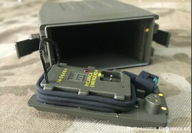PE-400 PE-400  Cofano porta batterie RV2/400 Accessori per apparati radio Militari